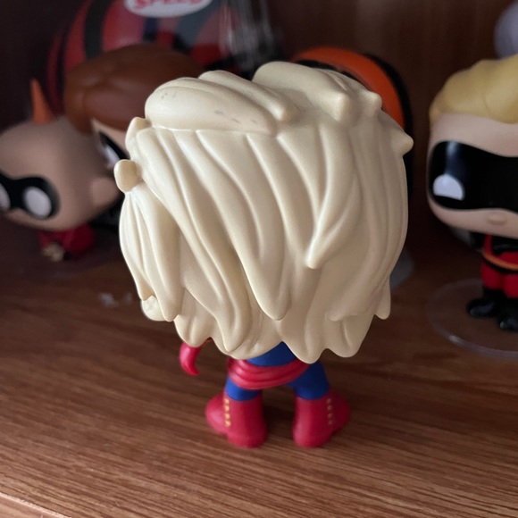 Captain Marvel Funko - Picture 2 of 3